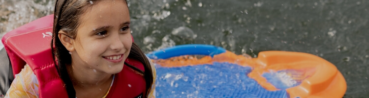 子供がライフジャケット着用