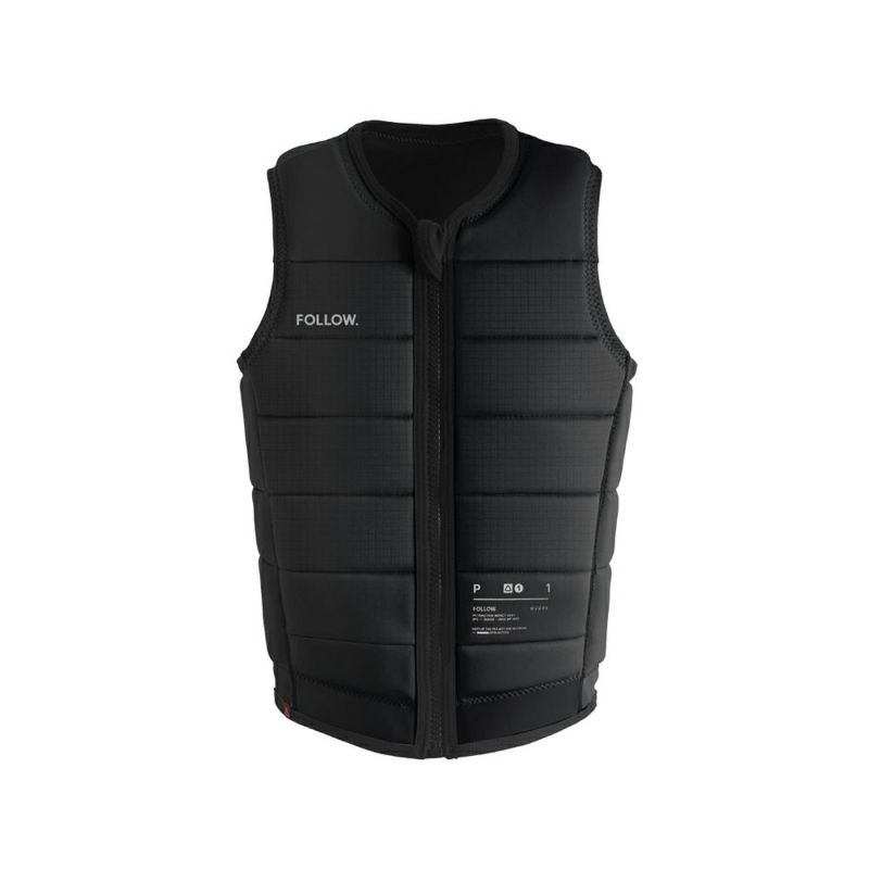 FollowのP1 Traction（黒）インパクトベストの正面