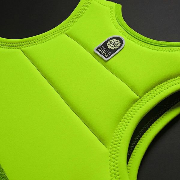 FollowのAthena（黄色）レディースインパクトベストの背面アップ