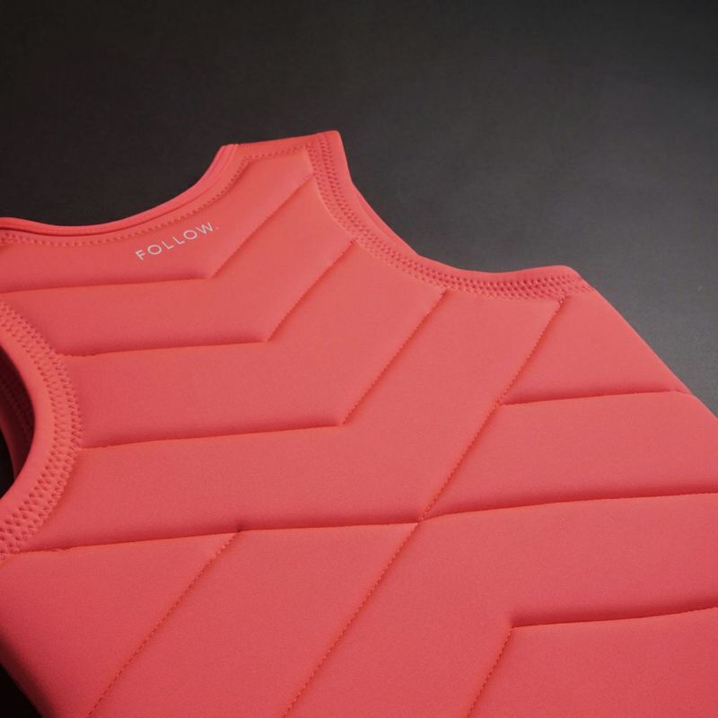FollowのMemphis Ladies（赤）レディースインパクトベスト背面