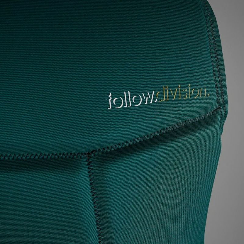 FollowのDivision2（緑）インパクトベストの背面ロゴ