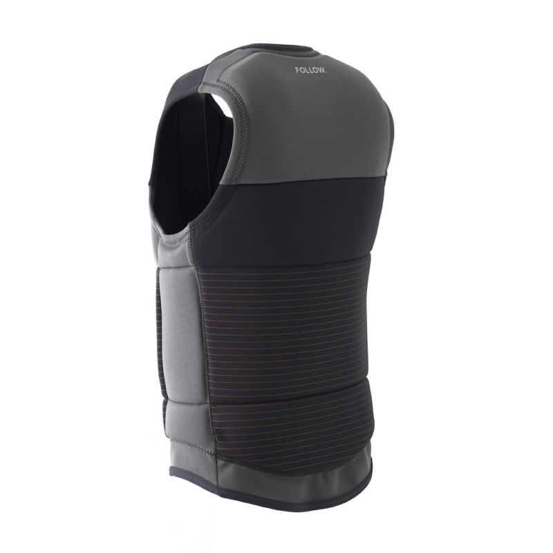 FollowのBlueprint（黒とグレー）インパクトベストの斜め後ろ