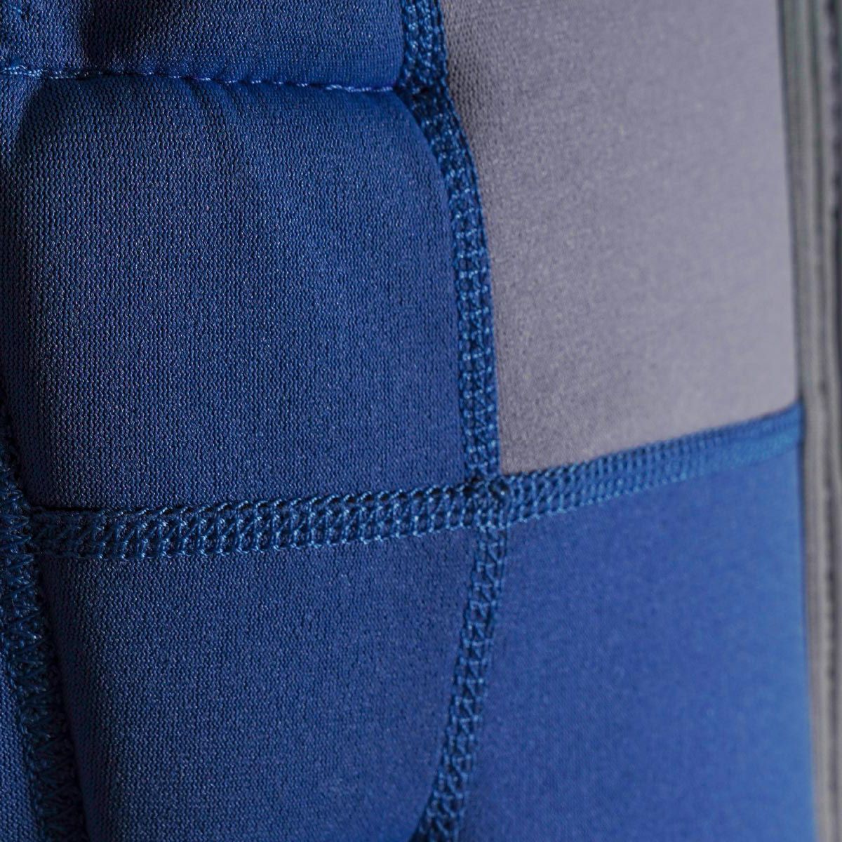 FollowのSovereign（青とグレー）インパクトベストの側面アップ