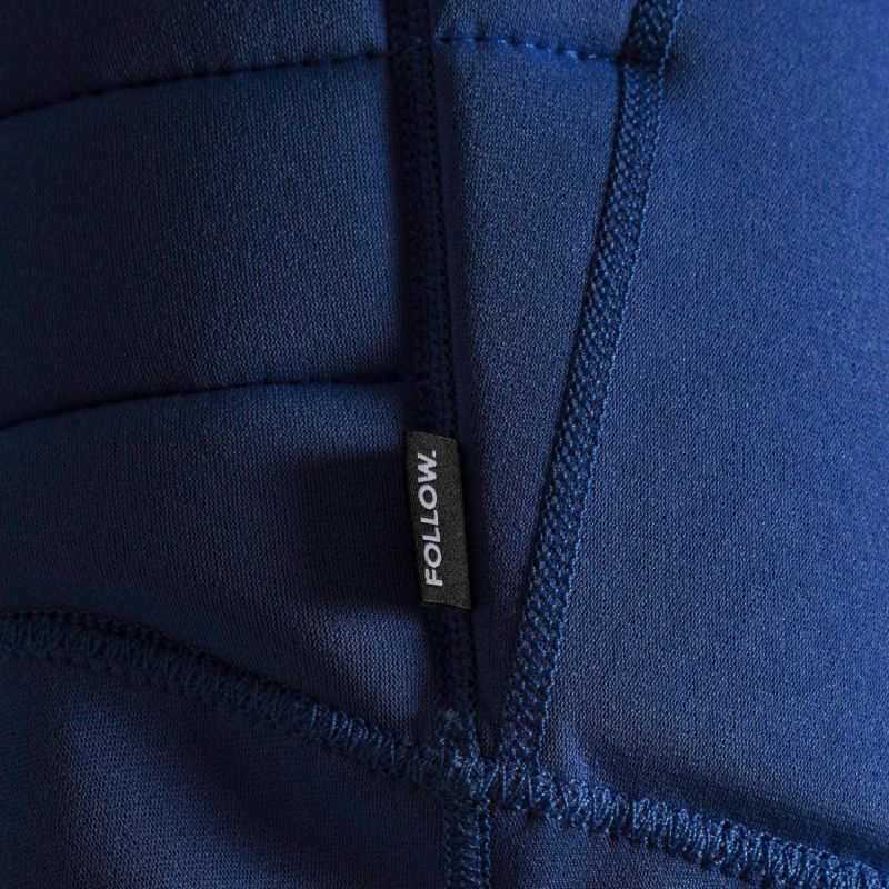 FollowのSovereign（青とグレー）インパクトベストの側面のタグのアップ