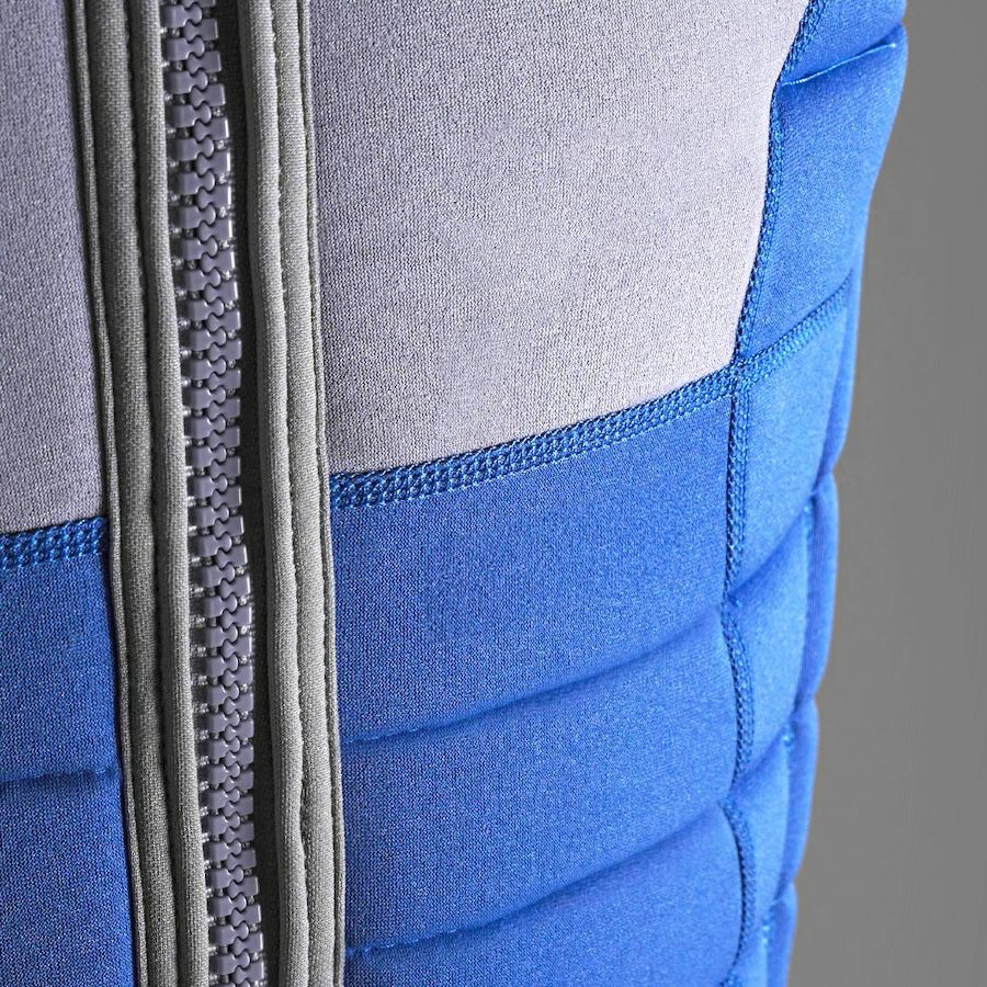 FollowのSovereign（青とグレー）インパクトベストのファスナー