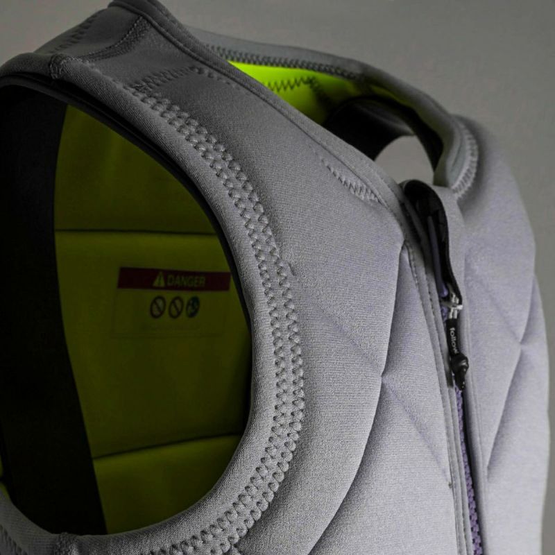 FollowのAthena Ladies（グレーと黄色）レディースインパクトベスト正面上部