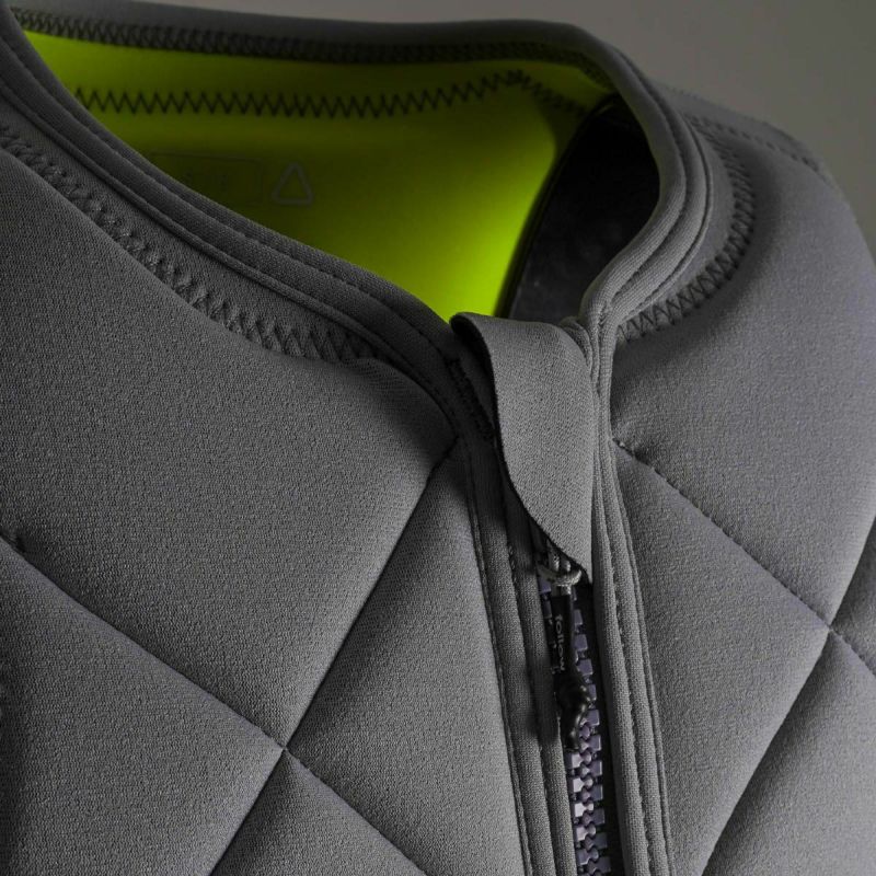 FollowのAthena Ladies（グレーと黄色）インパクトベストのファスナー