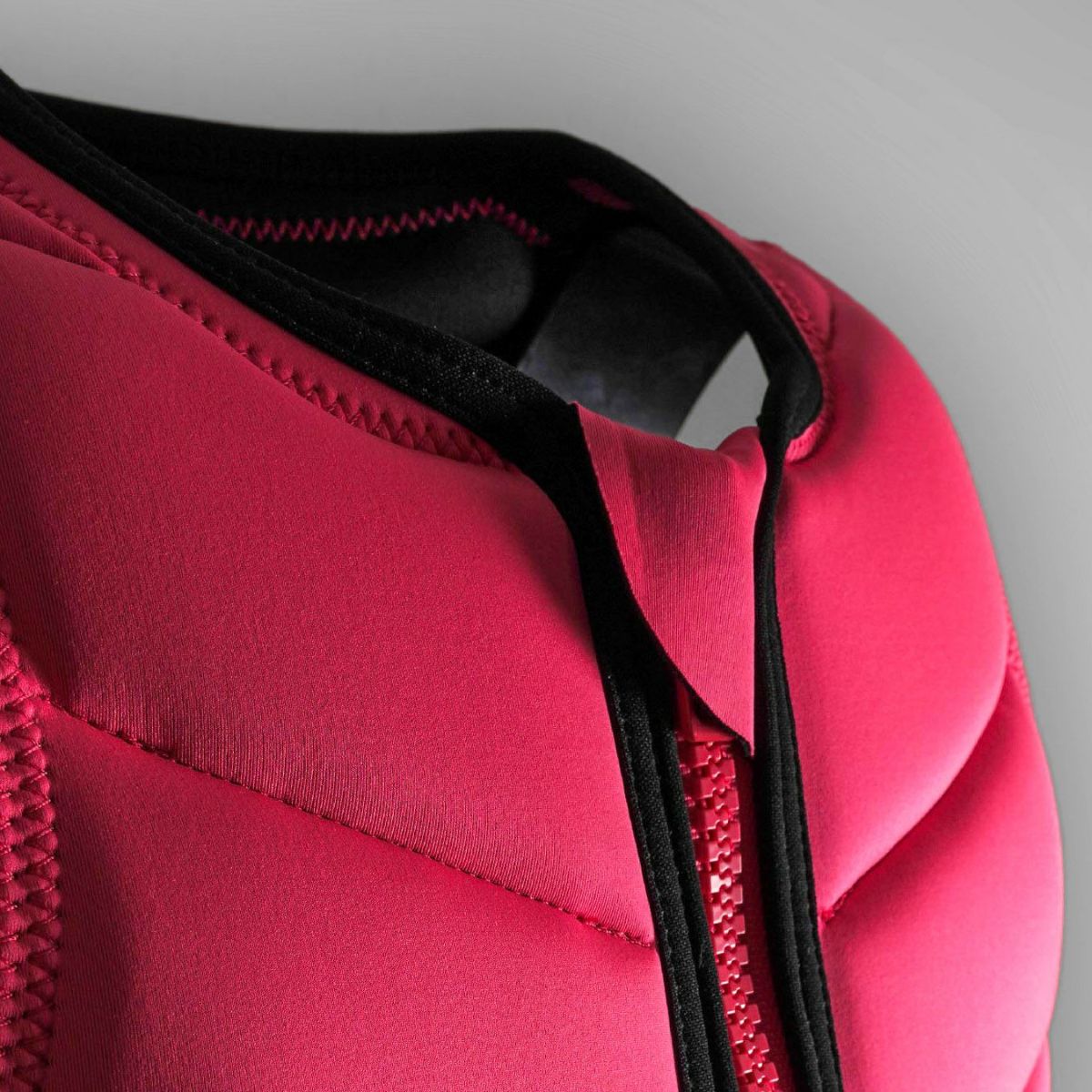 FollowのMemphis Ladies（ピンクと黒）レディースインパクトベストのファスナー