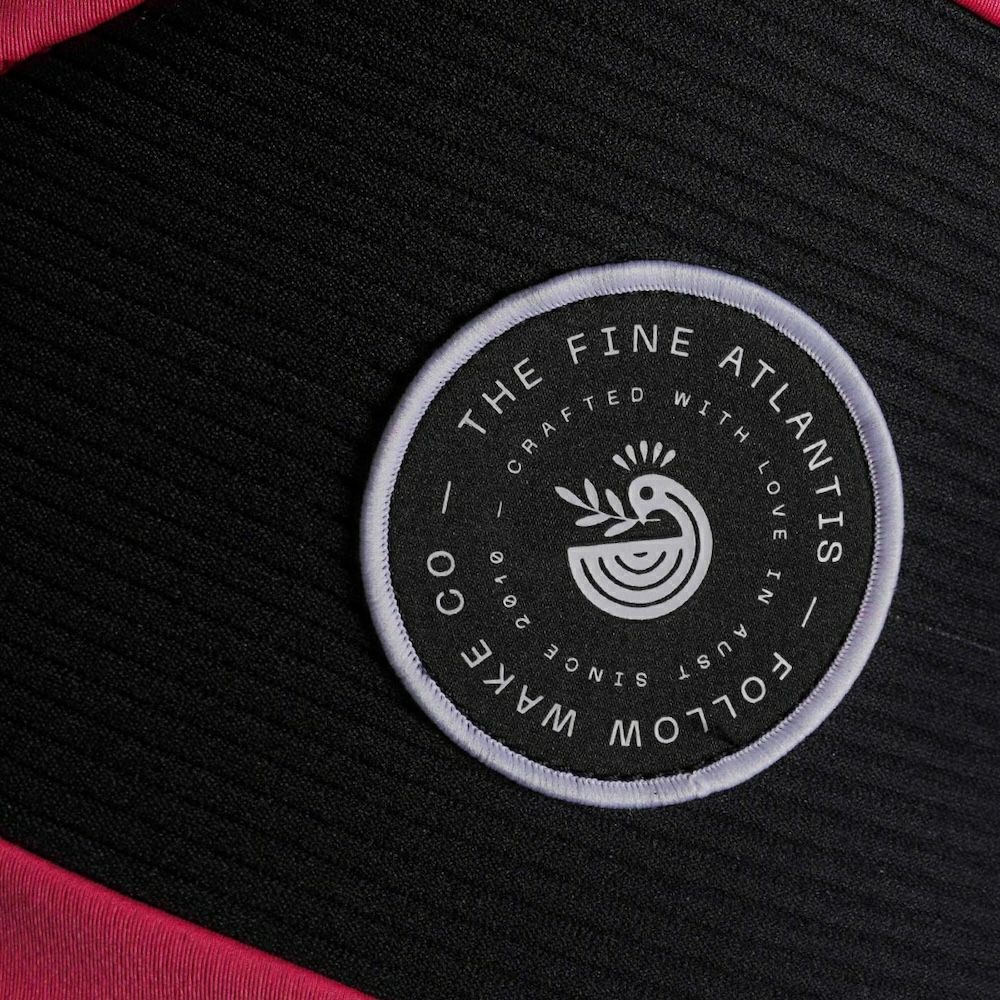 FollowのMemphis Ladies（ピンクと黒）レディースインパクトベストの正面タグ