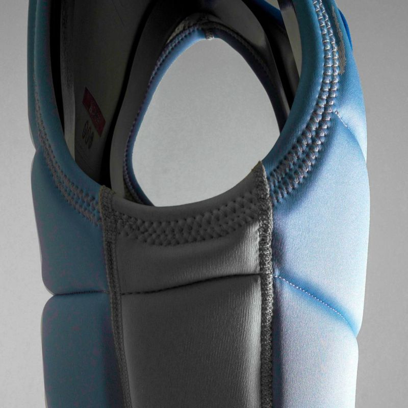FollowのCorp Ladies （水色）レディースインパクトベストの袖口