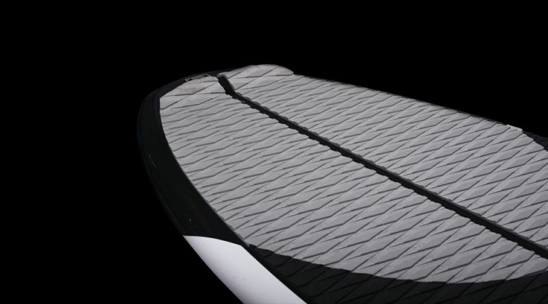 CONNELLYのウェイクサーフボード　BENZのテール部分（表）