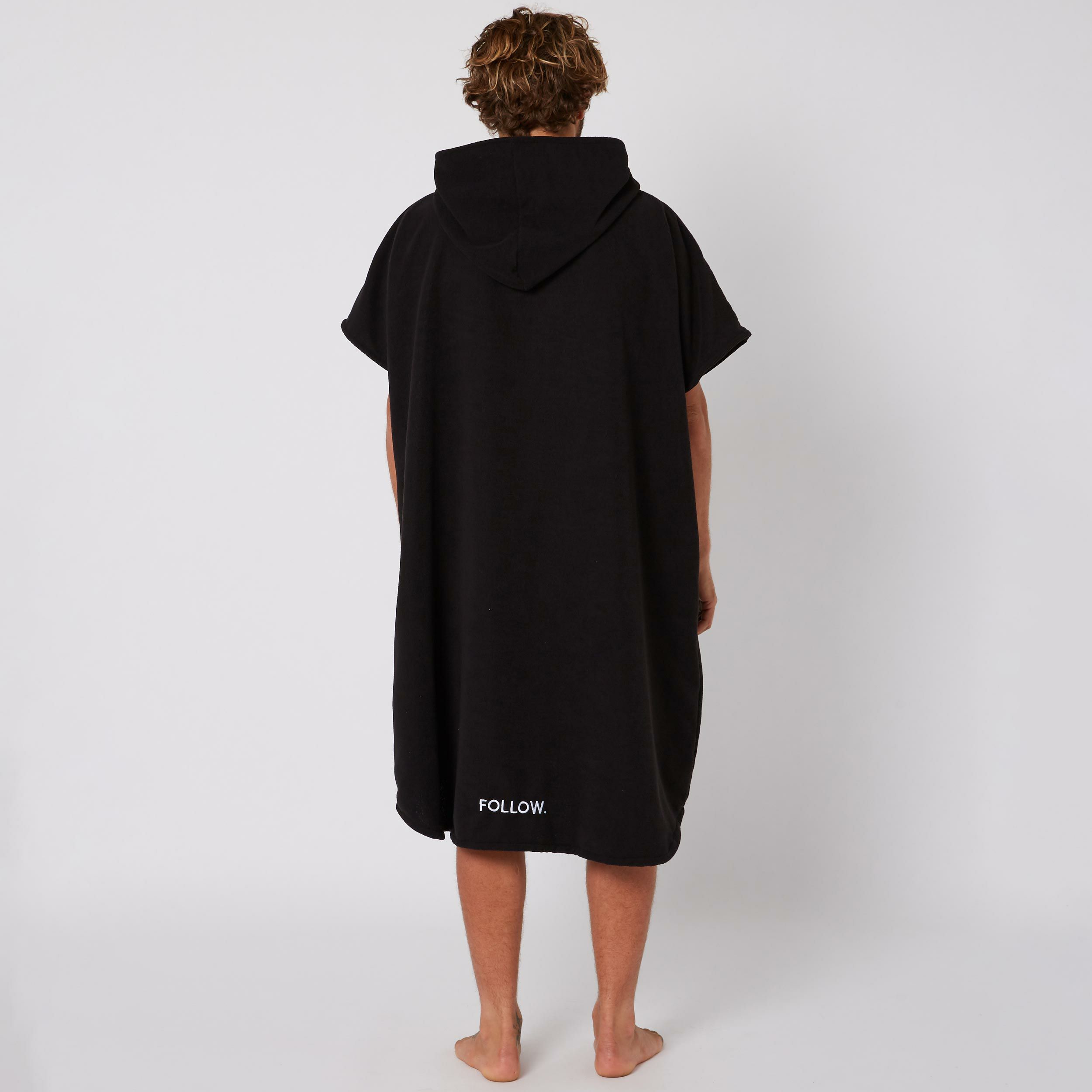 Followのポンチョ　CorpTowelie (Black)　着用画像　後ろ