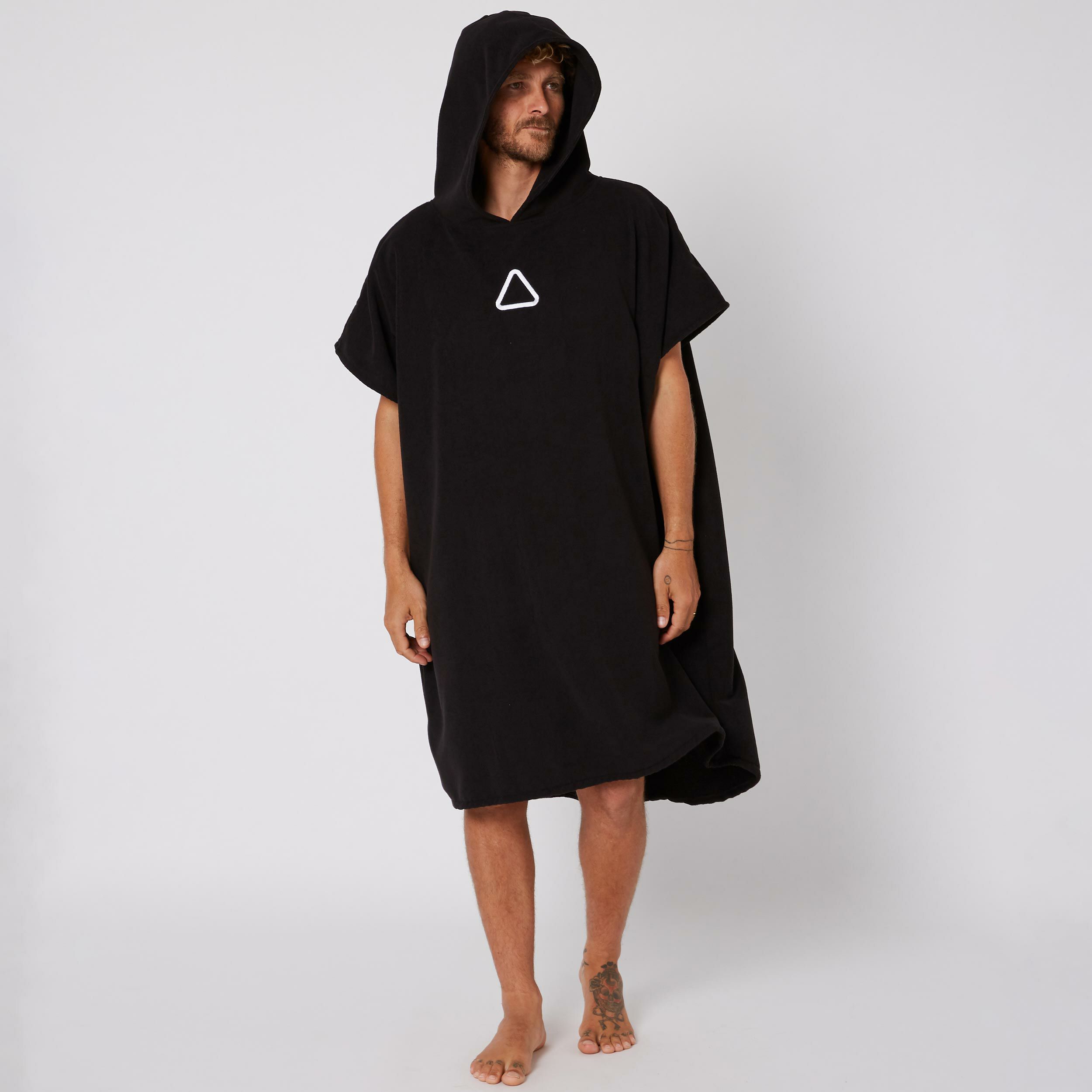 Followのポンチョ　CorpTowelie (Black)　着用画像　正面(フード着用)