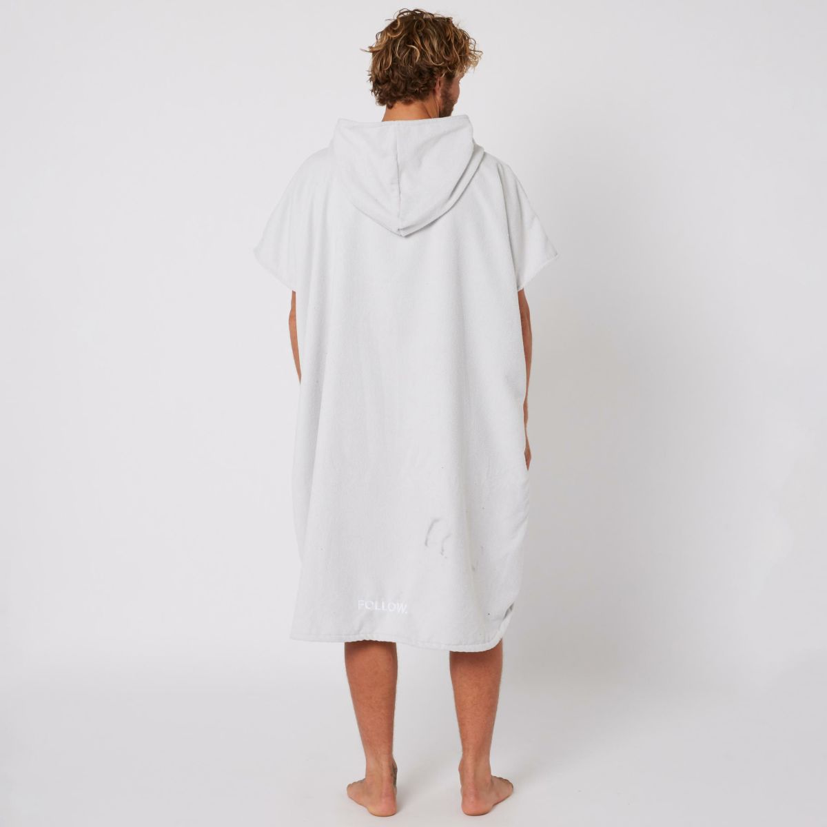 Followのポンチョ　CorpTowelie (Grey)　着用画像　後ろ