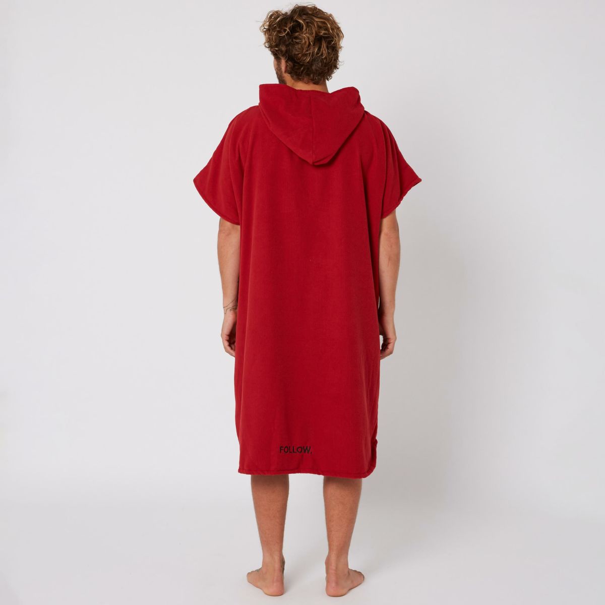 Followのポンチョ　CorpTowelie (Dirty Red)　着用画像　後ろ