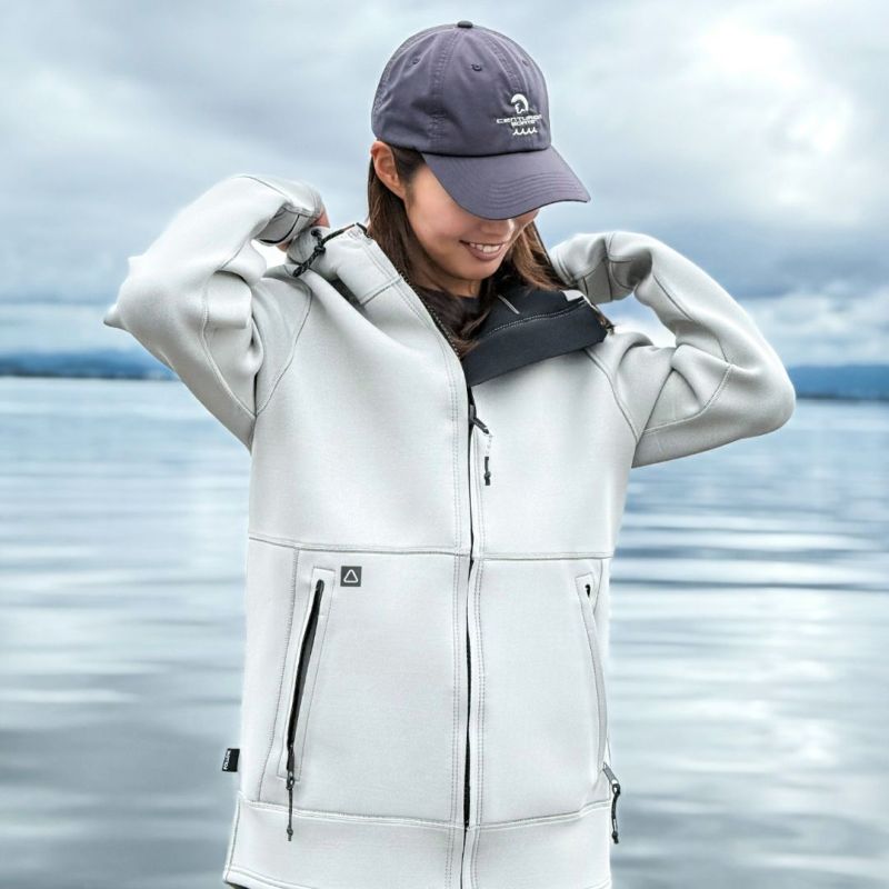  Followのボートコート　Pro Neo (Cream)　着用画像（女性）