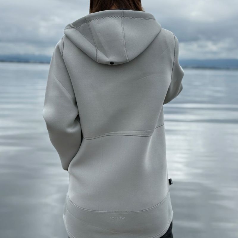  Followのボートコート　Pro Neo (Cream)　着用画像　後ろ姿（女性）