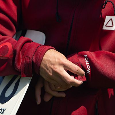  Followのボートコート　Corp Neo (Dirty Red)　着用画像　袖口