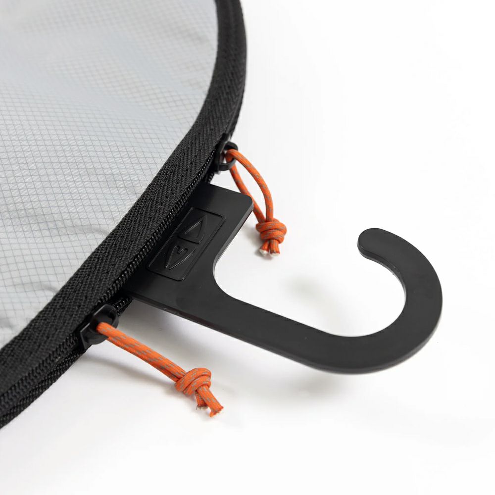 OCEAN&EARTHのボードバッグ　 COR_X FISH DAY COVER 5.4ftのハンガー部分