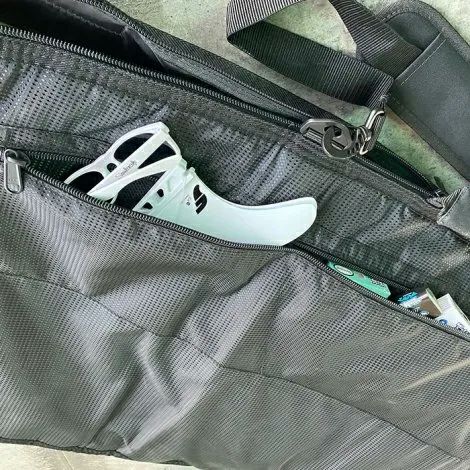 Soulcraftのボードバッグの使用例（バッグの中にフィン）